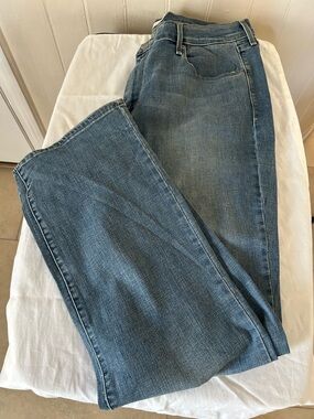 NWT Levi’s 505 Straight Leg Jeans/Light Indigo Wash/16